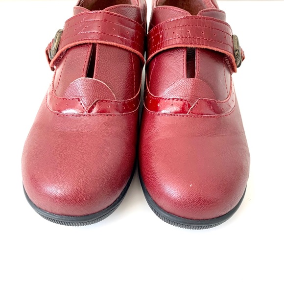 GRAVITY DEFYR Red Leather Shoes—SZ. 6 - Picture 2 of 8